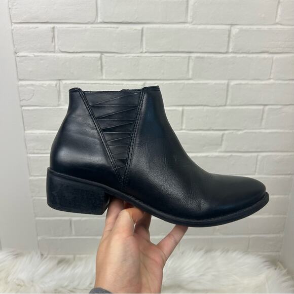 Matisse Black Ankle Boots Size 9 - Picture 1 of 13